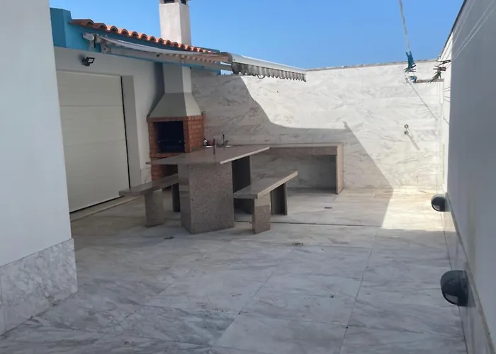 Dorms & Doubles Σπίτι διακοπών Peniche